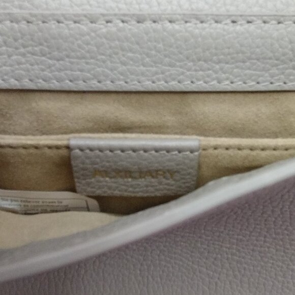 Aritzia AUXILIARY Leather Flap Belt Bag – Light Gray NWOT - Picture 3 of 7